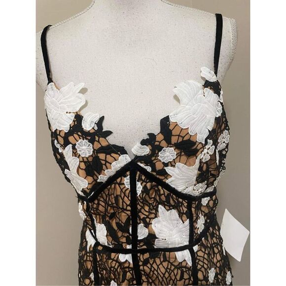 Elliatt Pembroke Mini Dress Size L - Picture 5 of 9